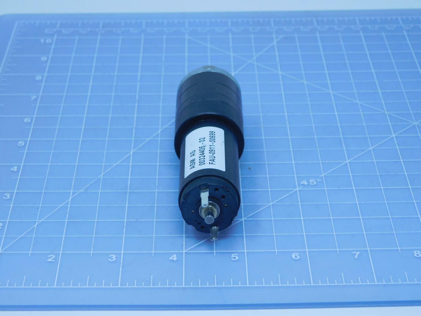 Запасные части Siplace - Двигатель с синхронизирующей передачей / MOTOR WITH SYNCHRONIZING GEAR / 00324405-02